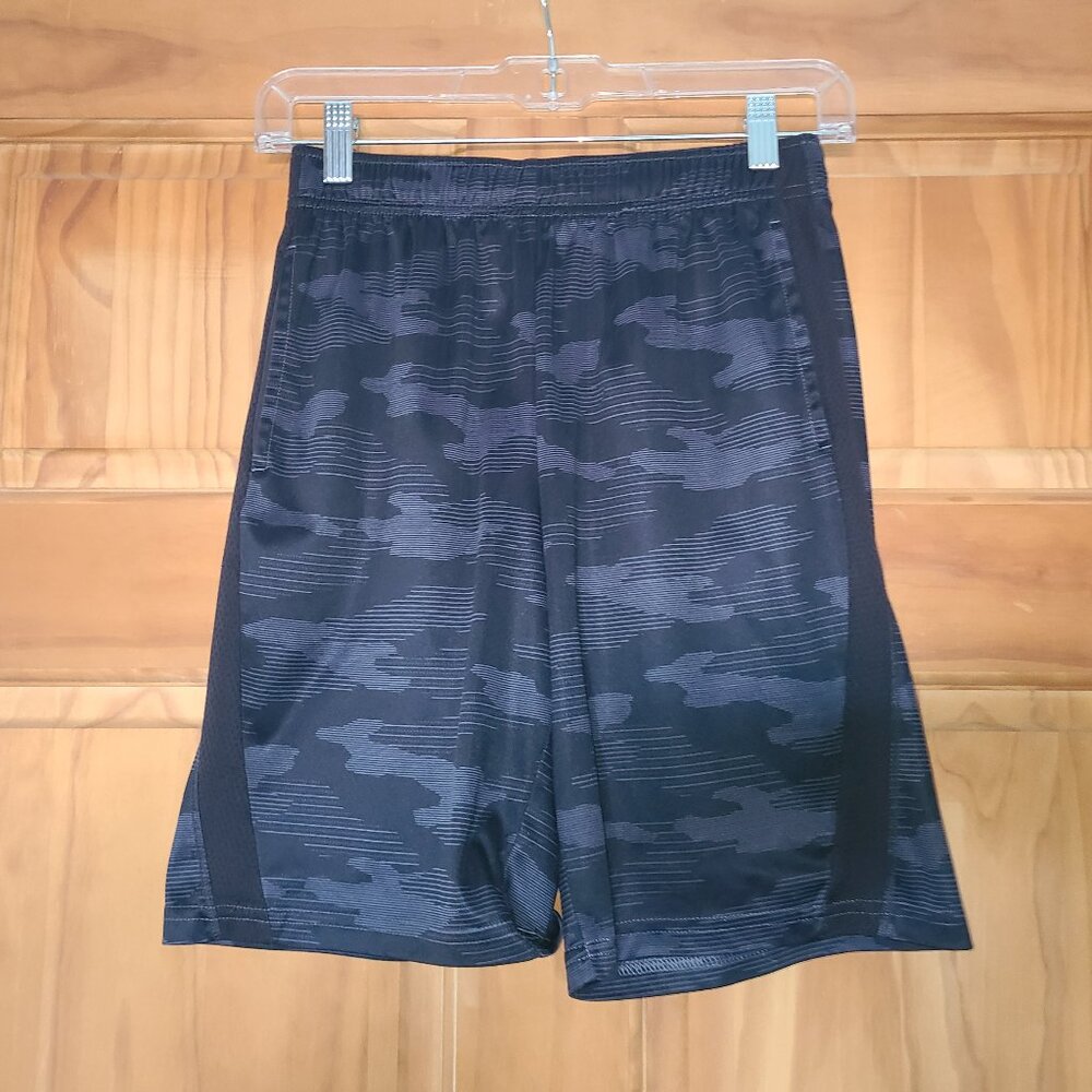 5/$20 tek gear Dry Tek Black/Gray Mesh Shorts